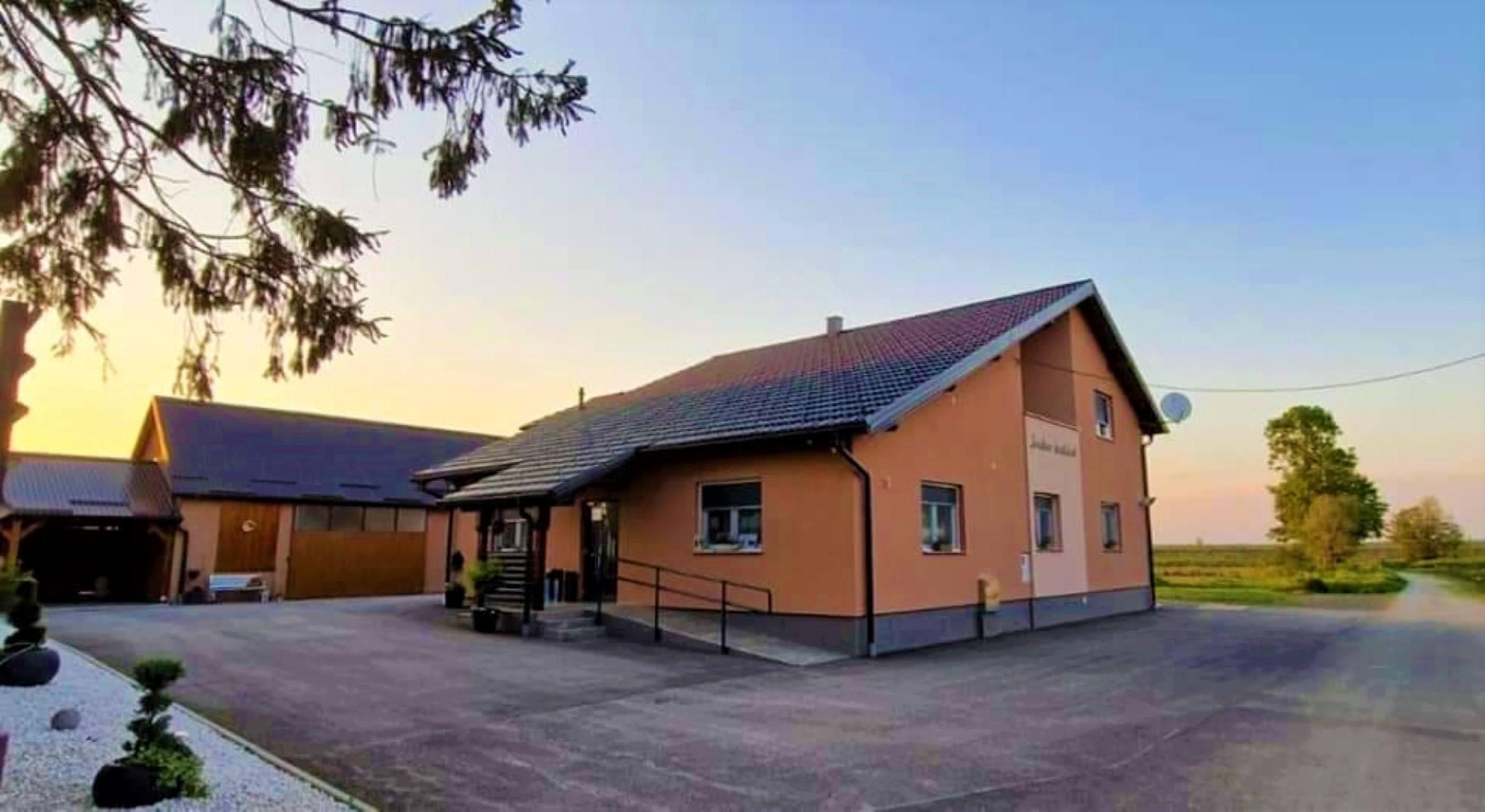 Ivekov Kutićek - sirana i izletište